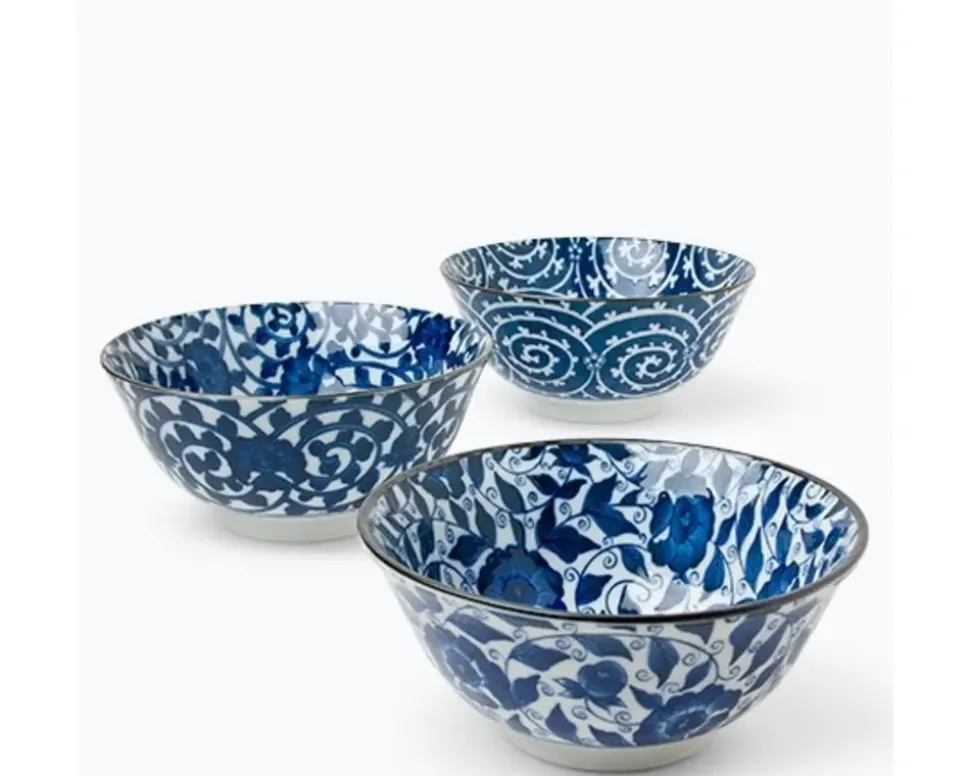 koimari_botan__bowl_2.webp MIYA Company Medium Bowls^Koimari Botan 6" Bowl